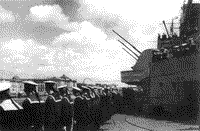 Крейсер "Максим Горький" на параде на Неве, июль 1945 года