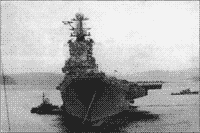 Тяжелый авианесущий крейсер "Киев" на рейде Североморска