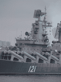 Ракетный крейсер "Москва" в Севастополе, 8 апреля 2008 года 10:31