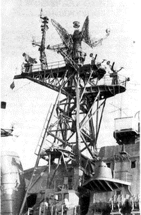 Фок мачта с трехкоординатной РЛС МР-310 "Ангара" сторожевого корабля "Сметливый", 1997 год
