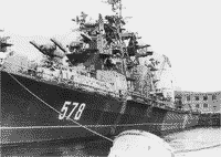 Большой противолодочный корабль "Способный" во время модернизации в СМЗ, 23 августа 1989 года