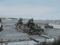 Большые противолодочные корабли "Североморск" и "Адмирал Харламов" у причала в Североморске, 4 марта 2008 года 14:25