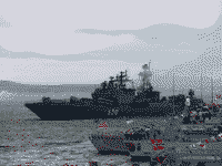 Большой противолодочный корабль "Адмирал Чабаненко" во время парада на День Флота в Североморске, 27 июля 2008 года 10:43