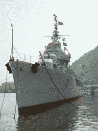 Китайский эсминец "Тайюань" (бывший "Ретивый") в качестве музея в городе Далянь (Дальний), 13 сентября 2003 года