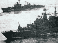 Эскадренный миноносец проекта 956 "Осмотрительный" и китайский эсминец "Чунцин", 1985 год