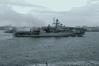 Украинский фрегат "Гетман Сагайдачный" возвращается в Севастополь после ремонта в Николаеве, 18 ноября 2007 года 08:41