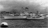 Сторожевой корабль "Деятельный" проходит размагничивание в Севастополе, 1976 год