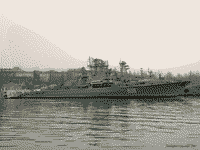 Сторожевой корабль "Пытливый" у 12 причала в Севастополе, 16 февраля 2007 года 08:59