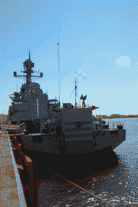 Сторожевой корабль "Ярослав Мудрый" на военно-морском салоне IMDS-2009 в Санкт-Петербурге, 26 июня 2009 года 12:45