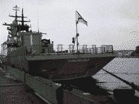 Сторожевой корабль "Стерегущий" на Неве, 20 июля 2008 год 07:24