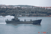 Большой десантный корабль "Саратов" в Севастополе, 30 июля 2006 года 11:08