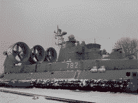Малый десантный корабль пр 1232.2 "Мордовия" в Балтийске, 11 февраля 2009 года 10:50